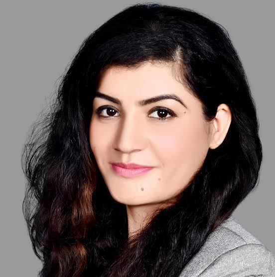 Sana Iqbal SKINOVA review